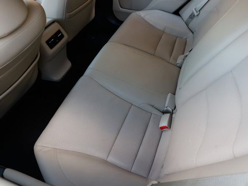 Used 2015 Honda Accord Touring image 12