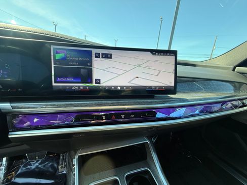 Used 2024 BMW 740i xDrive image 12