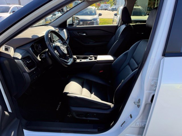 Certified 2023 Nissan Rogue SV w/ SV Premium B Package AWD/4WD image 11