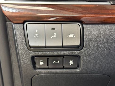 Used 2019 Kia Cadenza Technology image 29