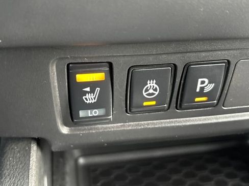 Certified 2024 Nissan Frontier SV w/ Hardbody Edition image 17