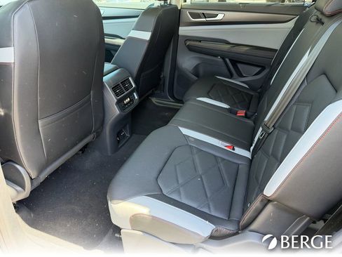 New 2026 Volkswagen Atlas Peak Edition AWD/4WD image 18