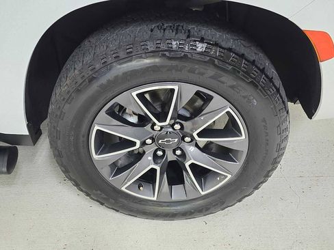Used 2023 Chevrolet Tahoe Z71 w/ Z71 Off-Road Package image 9