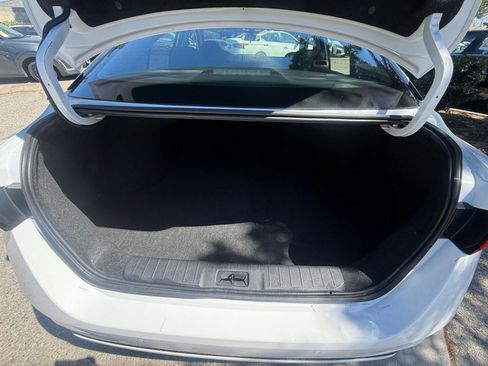 Used 2025 Nissan Sentra SV image 27