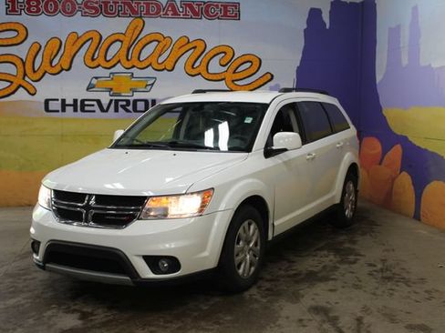 Used 2019 Dodge Journey SE w/ Premium Group FWD image 2