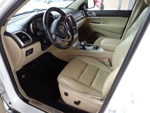 Used 2014 Jeep Grand Cherokee Limited AWD/4WD image 15