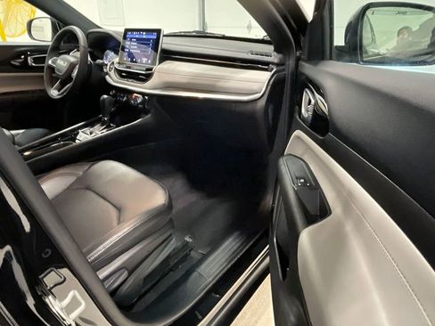 Used 2024 Jeep Compass Limited image 25