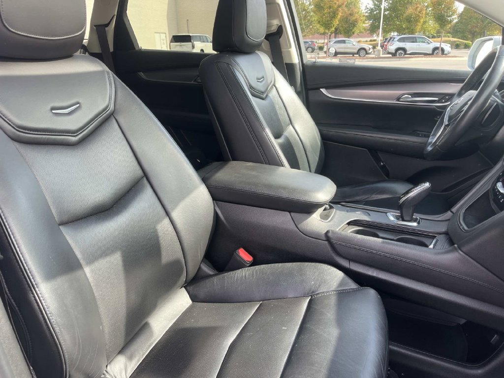Used 2017 Cadillac XT5 Luxury w/ Driver Awareness Package FWD image 23