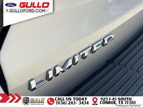 Used 2018 Ford Expedition Max Limited w/ Equipment Group 302A RWD image 32