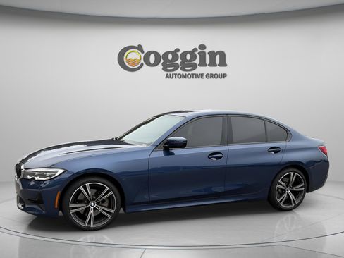 Used 2022 BMW 330i Sedan w/ Driving Assistance Package image 1