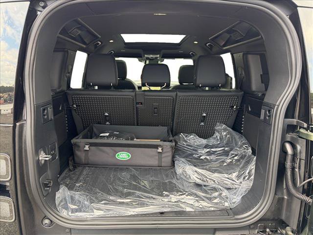 New 2026 Land Rover Defender 110 X-Dynamic SE AWD/4WD image 25
