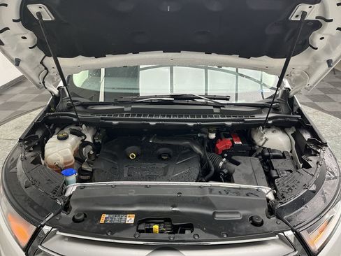 Used 2018 Ford Edge SEL image 25