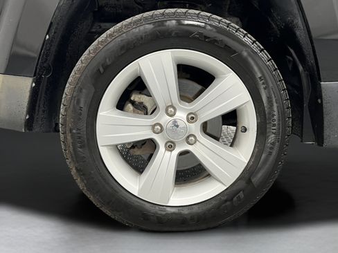 Used 2013 Jeep Patriot Latitude FWD image 10