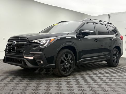 Used 2025 Subaru Ascent Onyx Edition AWD/4WD image 2