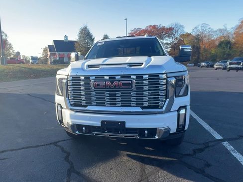 New 2026 GMC Sierra 2500 Denali w/ Denali Reserve Package image 3