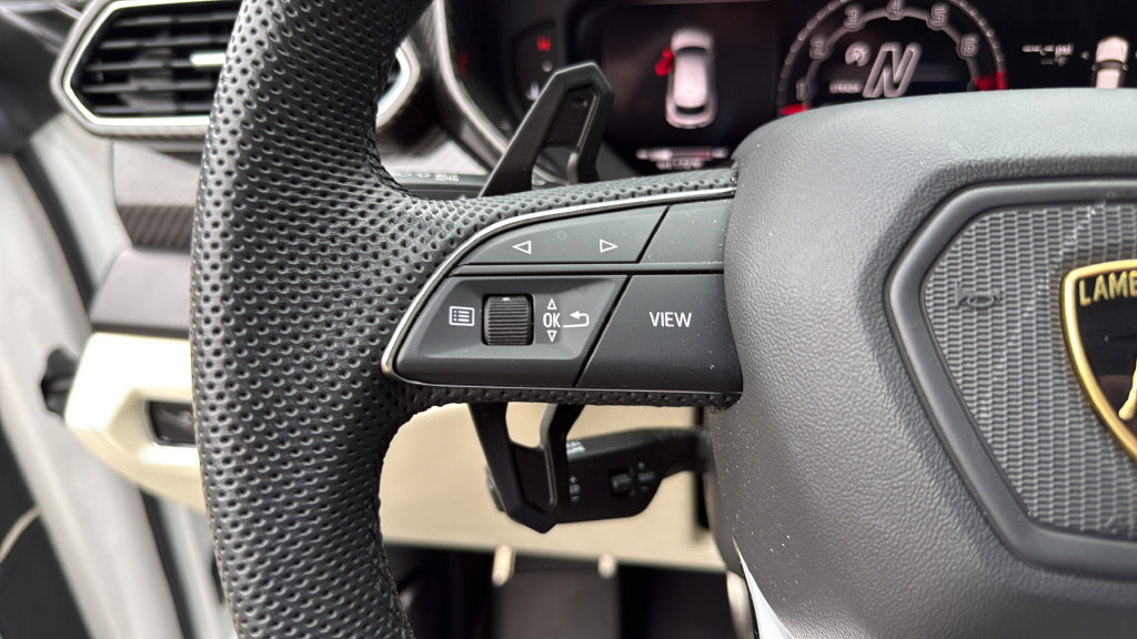 Used 2024 Lamborghini Urus S AWD/4WD image 37