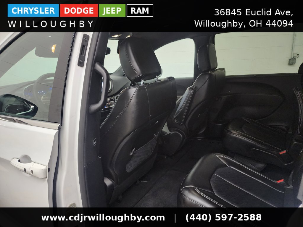 Used 2025 Chrysler Pacifica Select FWD image 23