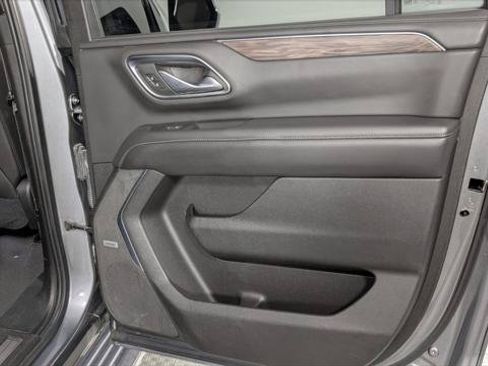 Used 2021 Chevrolet Suburban LT w/ Rear Media and Nav Package RWD image 21