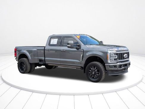 Used 2023 Ford F350 Lariat w/ Lariat Ultimate Package image 2
