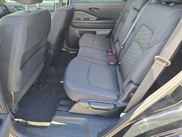 Certified 2024 Nissan Pathfinder SV FWD image 16