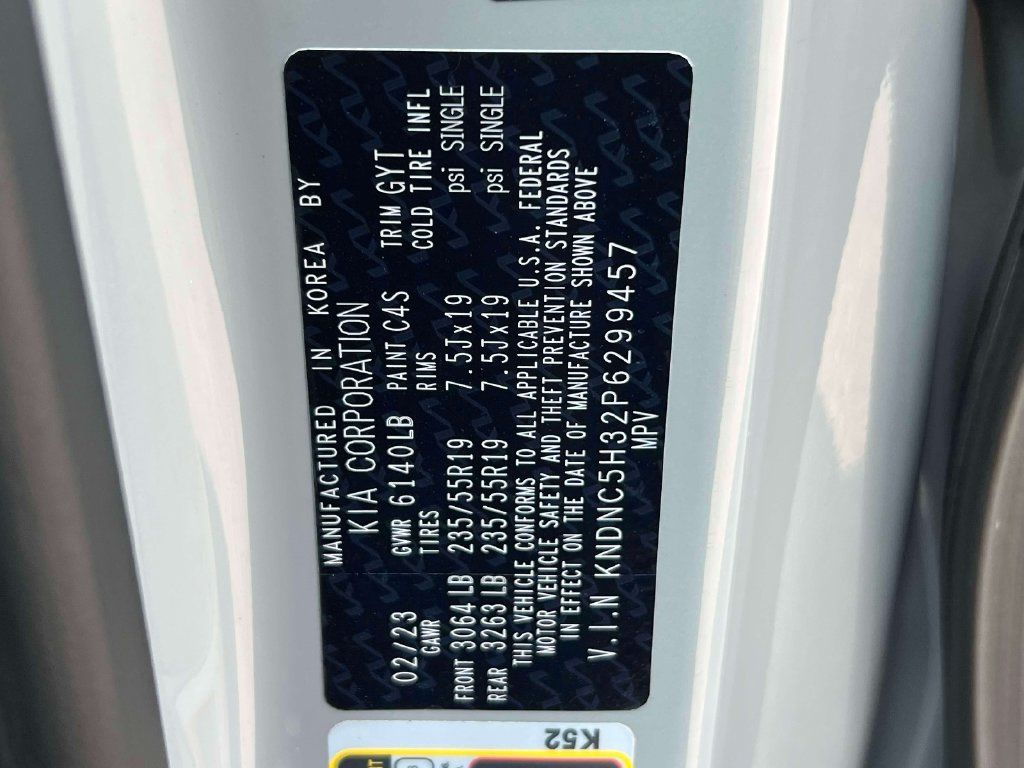 Certified 2023 Kia Carnival EX FWD image 19
