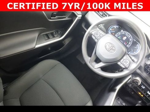 Used 2024 Toyota RAV4 LE AWD/4WD image 17
