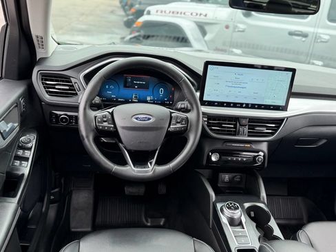 Used 2025 Ford Escape Platinum AWD/4WD image 6