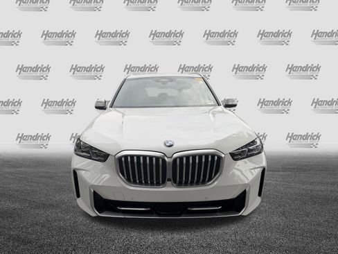 Used 2024 BMW X5 xDrive40i w/ Premium Package AWD/4WD image 3