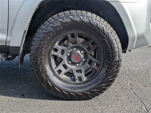 Used 2019 Toyota 4Runner TRD Off-Road image 12