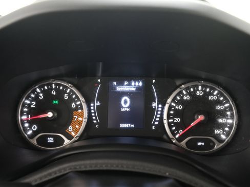 Used 2019 Jeep Renegade Latitude w/ Cold Weather Group FWD image 14