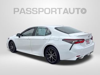 Used 2021 Toyota Camry SE video 3