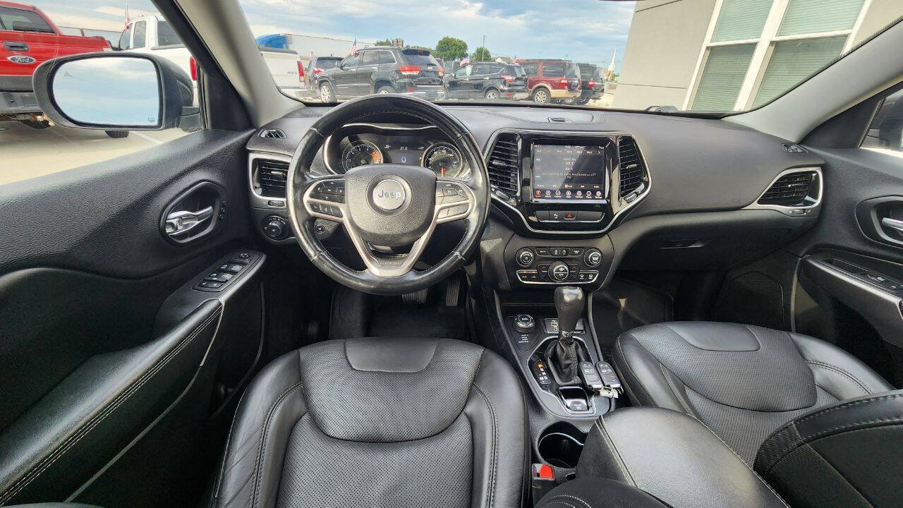 Used 2019 Jeep Cherokee Limited AWD/4WD image 12