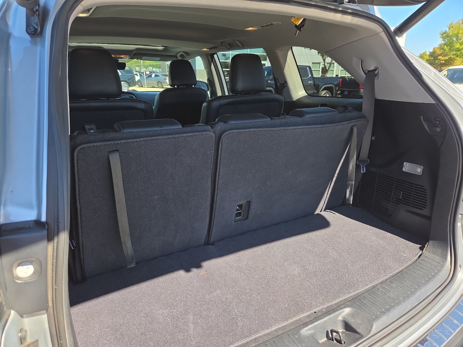 Used 2018 Toyota Highlander XLE FWD image 9