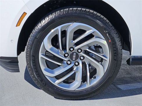 New 2025 Lincoln Navigator L Reserve image 10