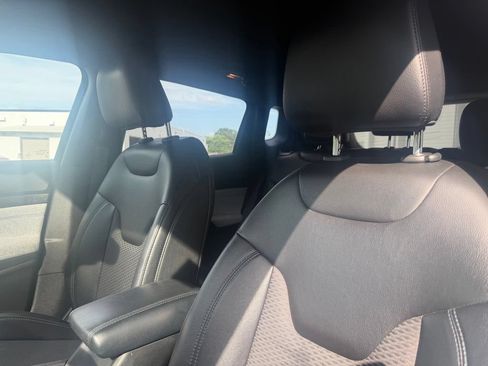 Used 2023 Jeep Compass Latitude AWD/4WD image 22