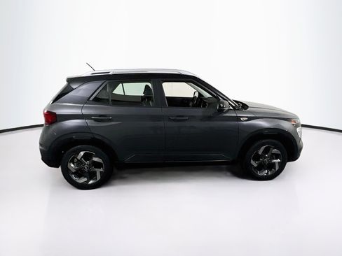 Used 2023 Hyundai Venue Limited FWD image 4
