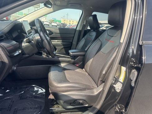 Used 2022 Jeep Compass Trailhawk w/ Trailhawk Convenience Group image 17