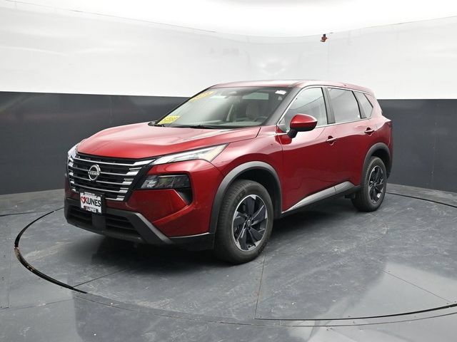 Used 2025 Nissan Rogue SV AWD/4WD image 3