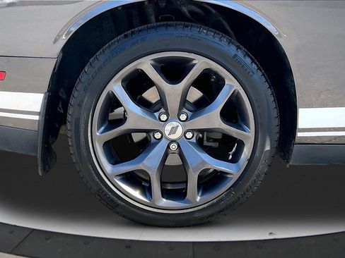Used 2017 Dodge Challenger SXT image 35