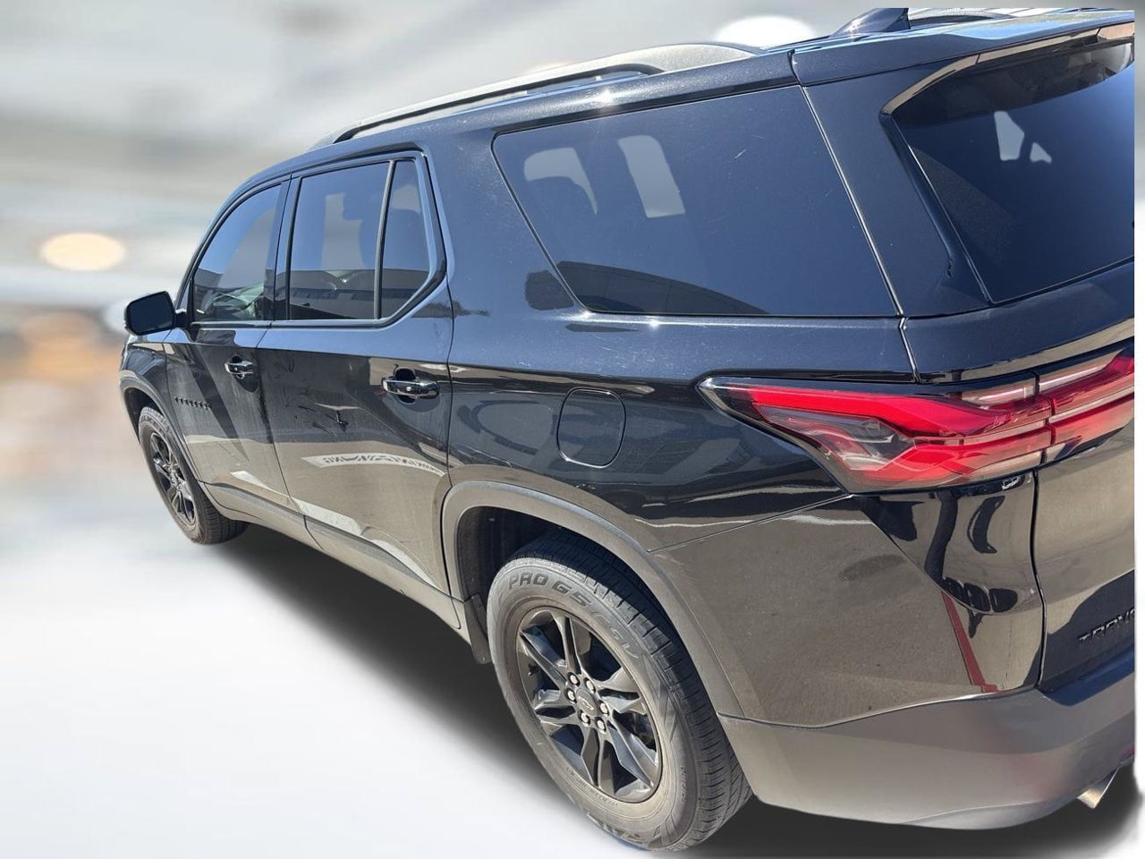 Used 2023 Chevrolet Traverse LT FWD image 11