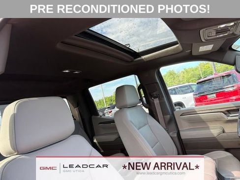 Used 2023 GMC Sierra 1500 SLT w/ SLT Premium Plus Package AWD/4WD image 12