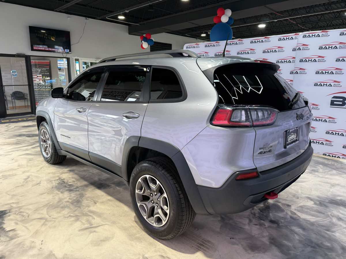 Used 2020 Jeep Cherokee Trailhawk AWD/4WD image 11