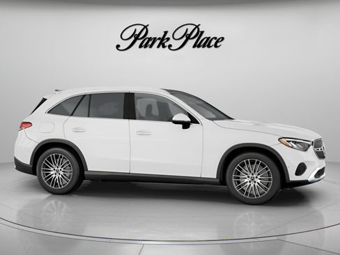 Used 2026 Mercedes-Benz GLC 300 image 27