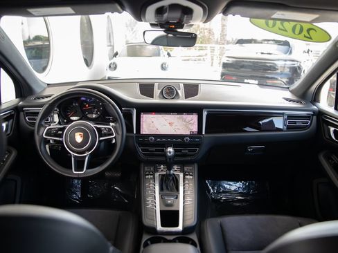 Used 2020 Porsche Macan w/ Premium Package AWD/4WD image 23
