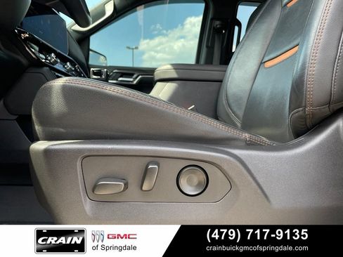 Used 2024 GMC Sierra 1500 AT4 w/ Technology Package AWD/4WD image 11