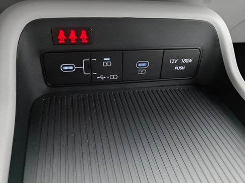 Certified 2025 Hyundai Kona SEL image 31