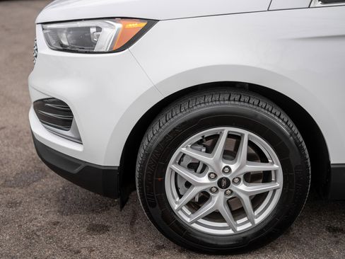 Used 2023 Ford Edge SEL image 9