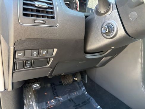 Used 2024 Nissan Armada Platinum w/ Captain's Chairs Package RWD image 18