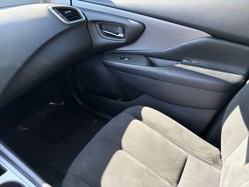Used 2023 Nissan Murano S FWD image 26