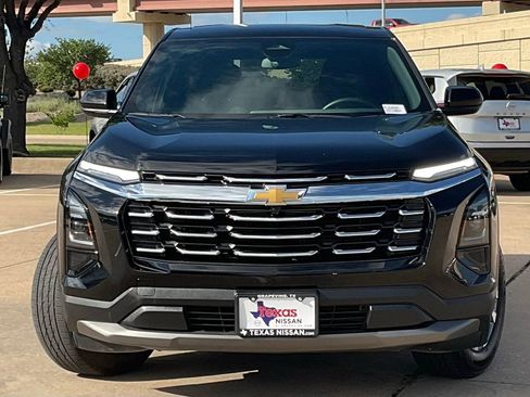 Used 2025 Chevrolet Equinox LT FWD image 2